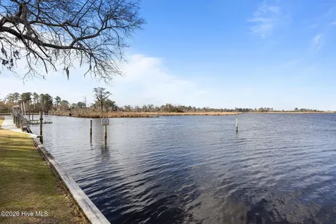 19 Batts Hill Road New Bern NC 28562