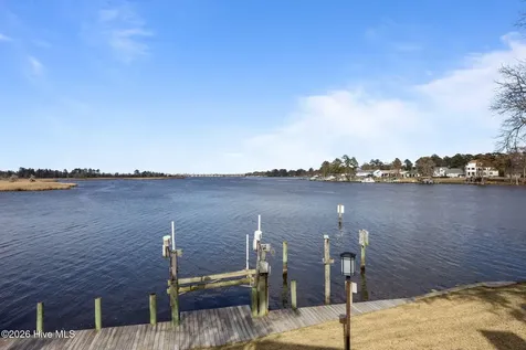 19 Batts Hill Road New Bern NC 28562