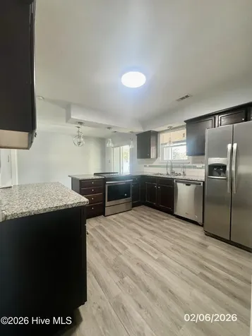 203 W Volant Street Hubert NC 28539