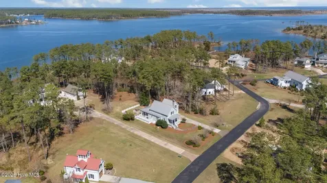 101 Oyster Point Road Oriental NC 28571