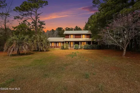 1207 Old Ocean Highway Bolivia NC 28422