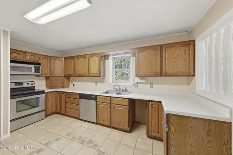 1207 Old Ocean Highway Bolivia NC 28422
