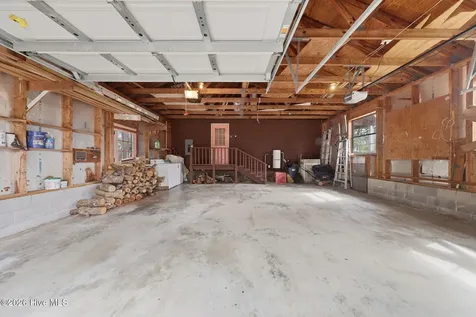 1207 Old Ocean Highway Bolivia NC 28422