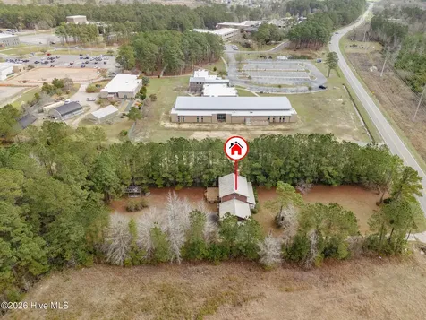 1207 Old Ocean Highway Bolivia NC 28422