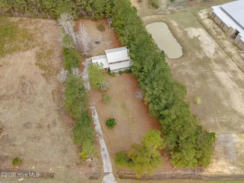 1207 Old Ocean Highway Bolivia NC 28422