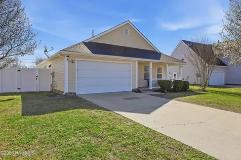 2139 Eleuthera Way Elizabeth City NC 27909