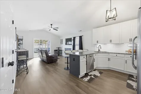 2139 Eleuthera Way Elizabeth City NC 27909