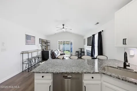 2139 Eleuthera Way Elizabeth City NC 27909