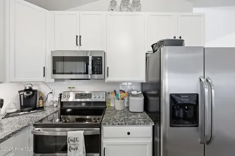 2139 Eleuthera Way Elizabeth City NC 27909