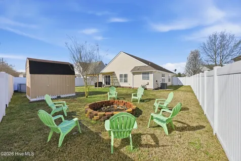 2139 Eleuthera Way Elizabeth City NC 27909