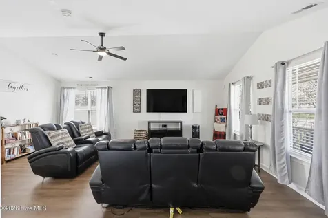 2139 Eleuthera Way Elizabeth City NC 27909