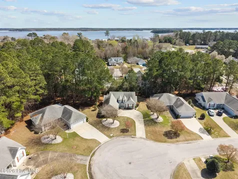 404 Jasmine N Swansboro NC 28584
