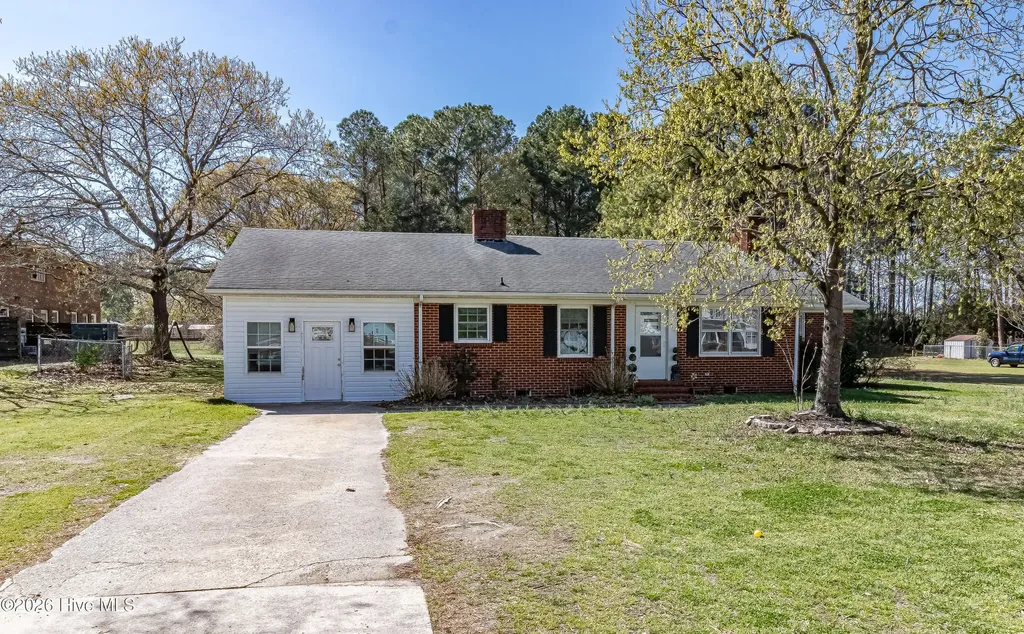 620 S Caswell Street La Grange NC 28551