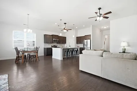 3095 Crescent Lake Drive Calabash NC 28467