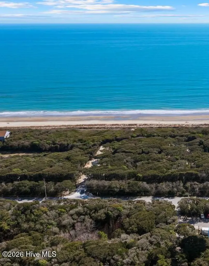 101 Roosevelt Reserve Park Place Pine Knoll Shores NC 28512