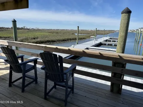 602 W Fort Macon Road Atlantic Beach NC 28512