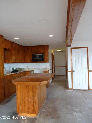 210 Shore Road Newport NC 28570