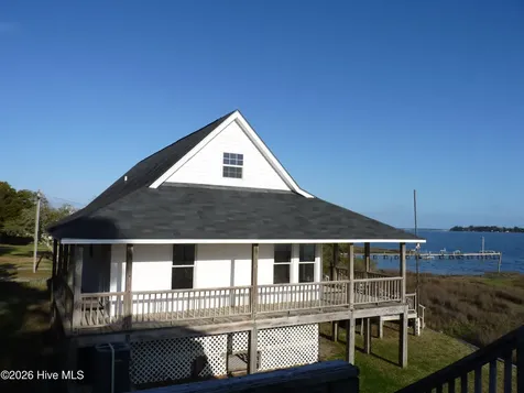210 Shore Road Newport NC 28570