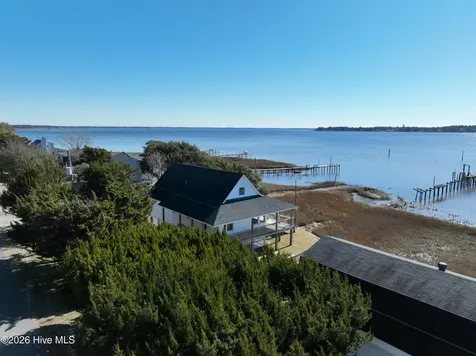 210 Shore Road Newport NC 28570