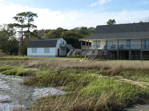 210 Shore Road Newport NC 28570