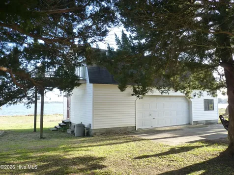 210 Shore Road Newport NC 28570