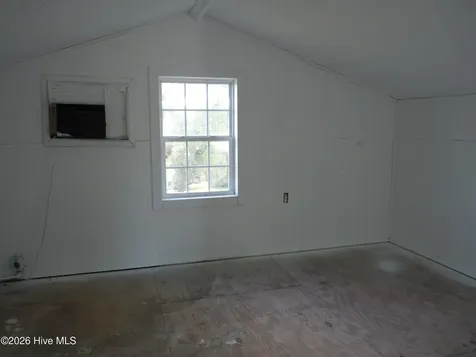 210 Shore Road Newport NC 28570