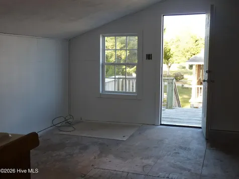 210 Shore Road Newport NC 28570