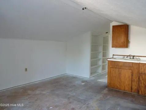 210 Shore Road Newport NC 28570