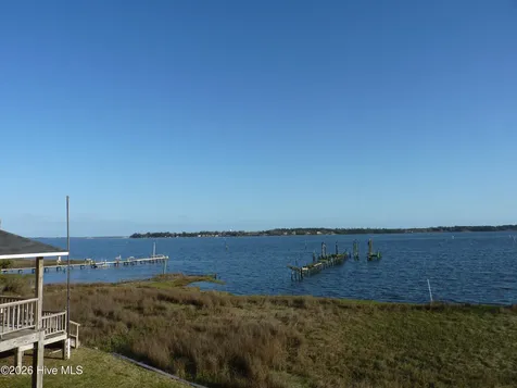 210 Shore Road Newport NC 28570