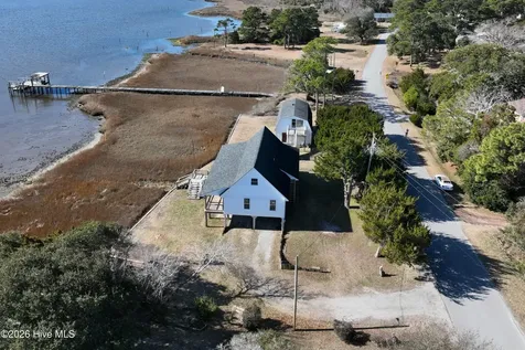 210 Shore Road Newport NC 28570