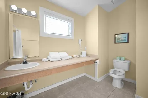 305 South Avenue Oriental NC 28571
