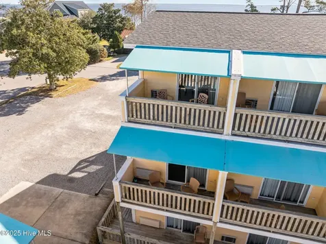 305 South Avenue Oriental NC 28571
