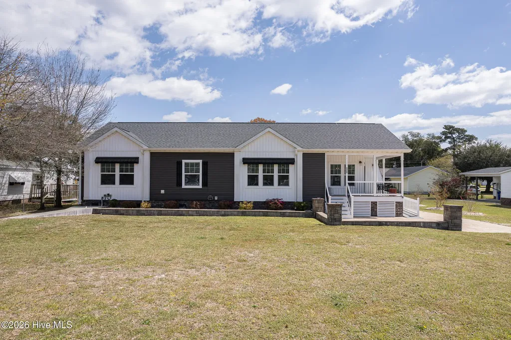 125 Lejeune Road Cape Carteret NC 28584
