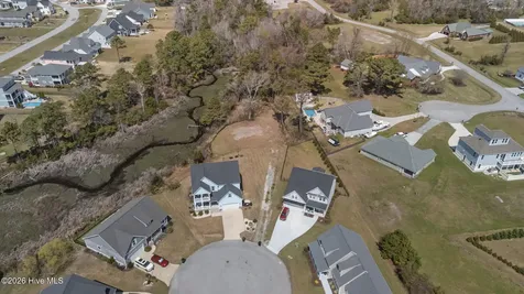 662 Fishermans Point Newport NC 28570
