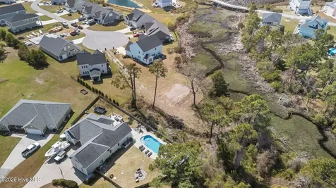 662 Fishermans Point Newport NC 28570
