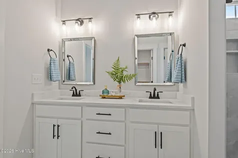 658 Fishermans Point Newport NC 28570