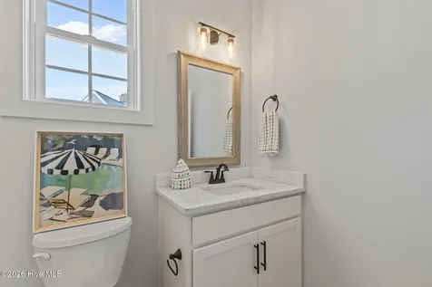 658 Fishermans Point Newport NC 28570