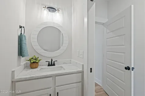 658 Fishermans Point Newport NC 28570
