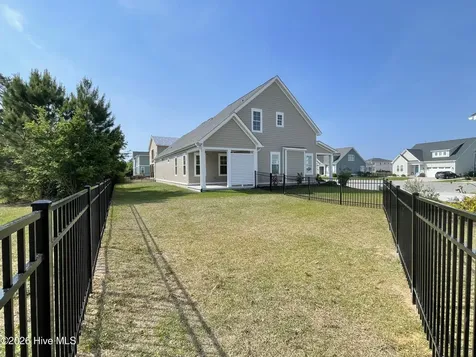 658 Fishermans Point Newport NC 28570