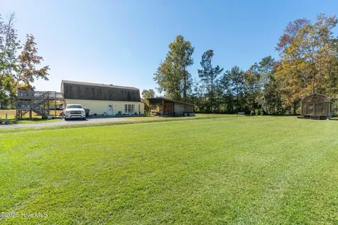 198 Jefferson Road Lake Waccamaw NC 28450