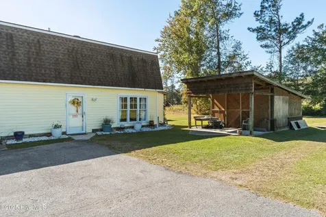 198 Jefferson Road Lake Waccamaw NC 28450