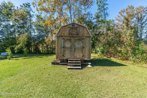 198 Jefferson Road Lake Waccamaw NC 28450