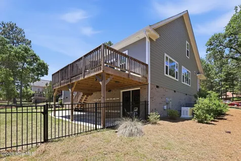 121 Longleaf Drive West End NC 27376