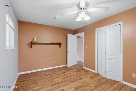 107 Royal Court Jacksonville NC 28546