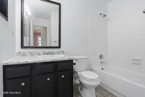 107 Royal Court Jacksonville NC 28546