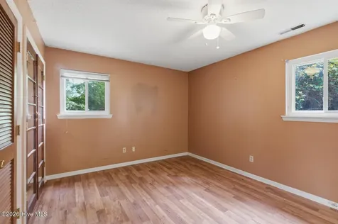 107 Royal Court Jacksonville NC 28546