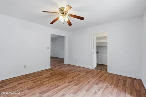 107 Royal Court Jacksonville NC 28546