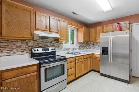 107 Royal Court Jacksonville NC 28546
