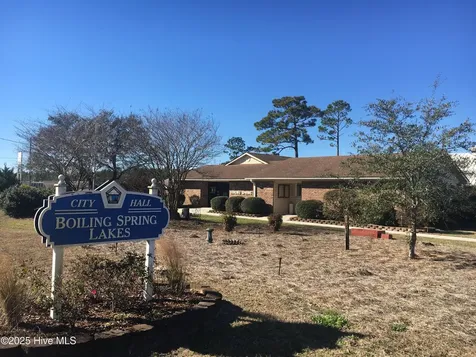1041 Brooke Ridge Lane Southport NC 28461