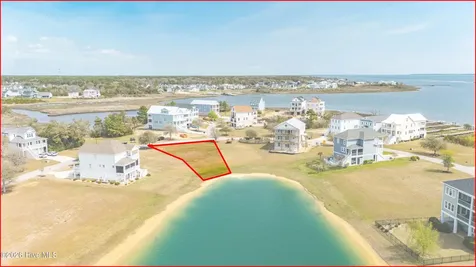 646 Cannonsgate Drive Newport NC 28570
